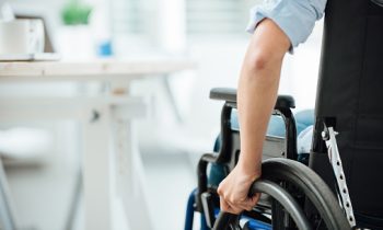 Fauteuil roulant : comment trouver le modèle adapté à vos besoins ?