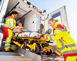 Quel est le rôle des ambulanciers dans le transport sanitaire ?