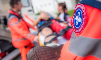 Le rôle des ambulanciers dans le confort et la sécurité des patients lors du transport