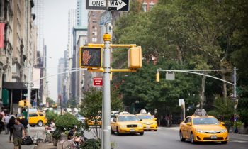 Découvrez les avancées technologiques dans le domaine des taxis autonomes