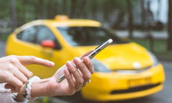 Les applications de taxi proposent-elles des services supplémentaires, tels que des réservations anticipées ?