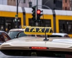 Comment éviter les arnaques de taxi : Conseils pour les voyageurs avertis