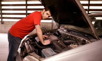 Réparer votre voiture à domicile : guide pratique pour les automobilistes